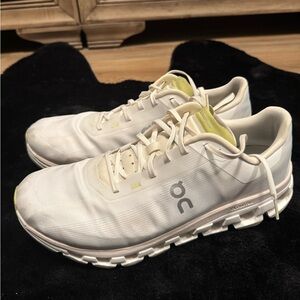 Men’s On Running Cloudflow 4 White Sand Size 11.5 Shoes